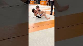 #Choke #bjj #jiujitsu #bjjkids #foryou #viral #shorts #fyp #submission #turtlechoke #rnc #grappling