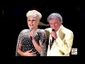 Capture de la vidéo Lady Gaga &Amp; Tony Bennett Live At Hollywood Bowl Full Concert