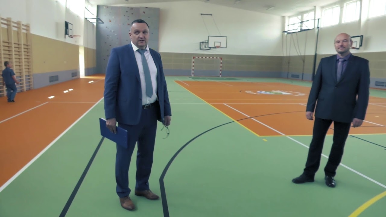 Zrzka s velkými prsy v akci, políže kokota a dá kundu Zrzka s velkými prsy v akci, políže kokota a dá kundu