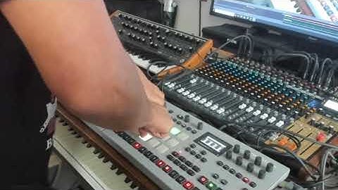 Acid Techno Jam, with analog rytm, analog four, td-3