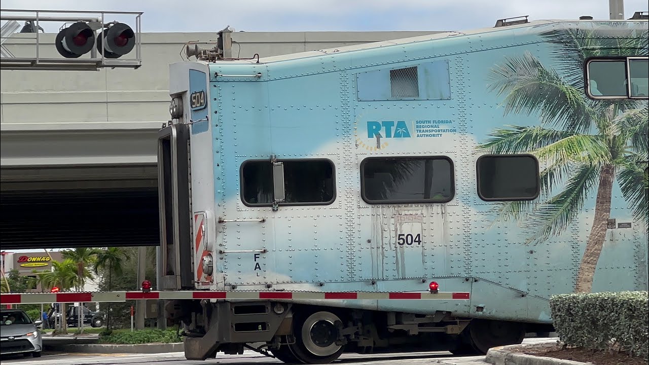 Tri rails and amtrak doing the 4 Horn sequence and more!