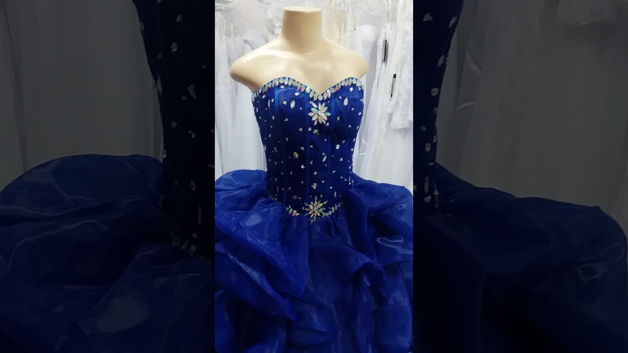 vestido azul de debutante