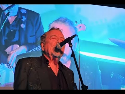 Robert Plant performed ZEPPELIN's "Stairway To Heaven" due to alleged 6 figure donation to charity