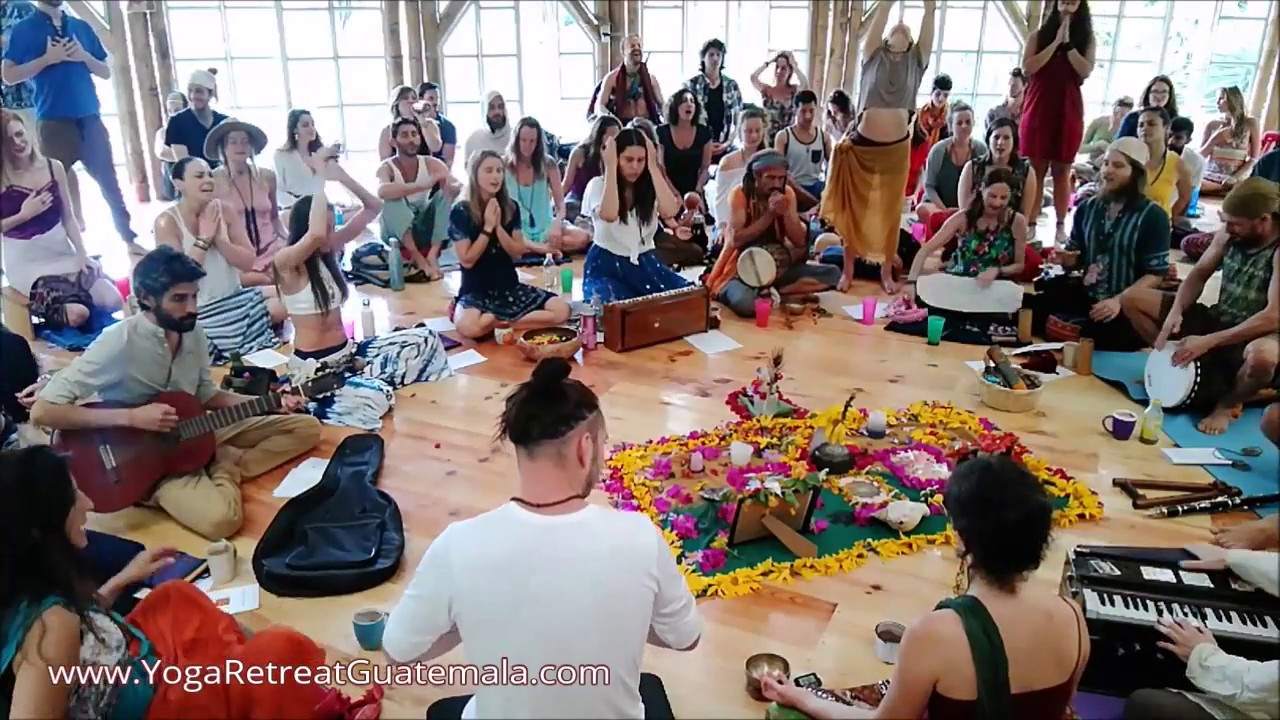 Cacao Kirtan at Mahadevi Ashram 17 November 2017 yoga para niños
