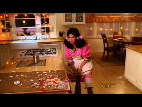Desperate Housewives - Susan Smashes Up Her House
