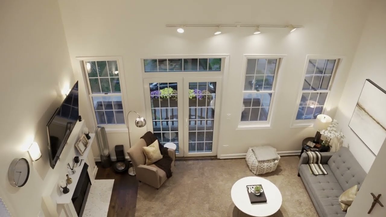 1418 W Hollywood Ave 