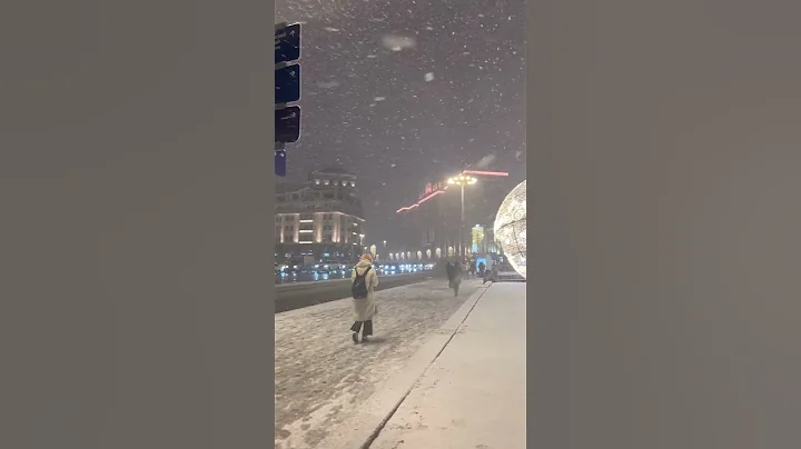 ❄️ Snowfall in Moscow 🔴
