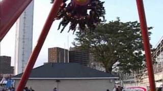 ECLIPSE
Rotate and swing backand forth with nothing below your feet. Hickory, dickory, dock like the pendulum of a clock! ECLIPSE