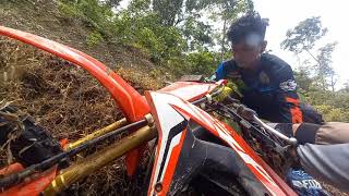 Latber X-Trail Rider Hampir Jatuh di Jurang
