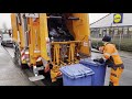 Müllabfuhr blaue Tonnen und Container