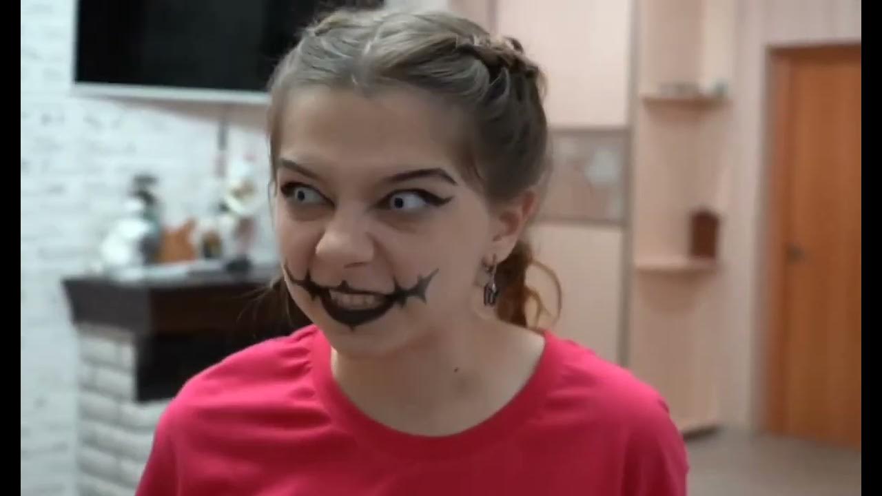 Доигралась с духом в зеркале! Женщина в черном 2 * Nepeta Страшилки - YouTube