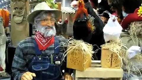 HAUNTEDPROPS.COM ANIMATED FARMER & CHICKEN