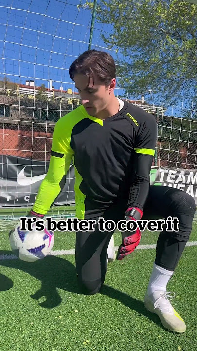 Make sure your body is properly ready to cover the goal #gk #goalkeepertraining #goalkeeper #goalie