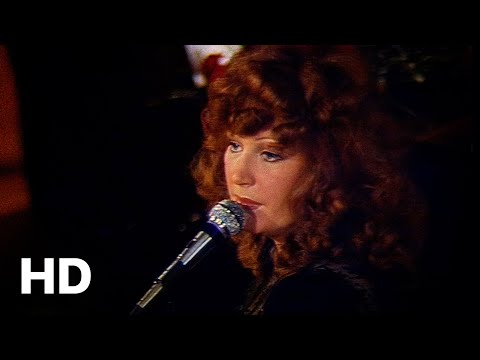 Алла Пугачёва - Старинные часы (Official HD Video) [Live]