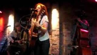 Emily King - Ain't No Sunshine *LIVE* @ The Bitter End chords