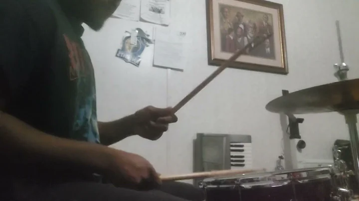 Robert Lipscomb Jr on drums