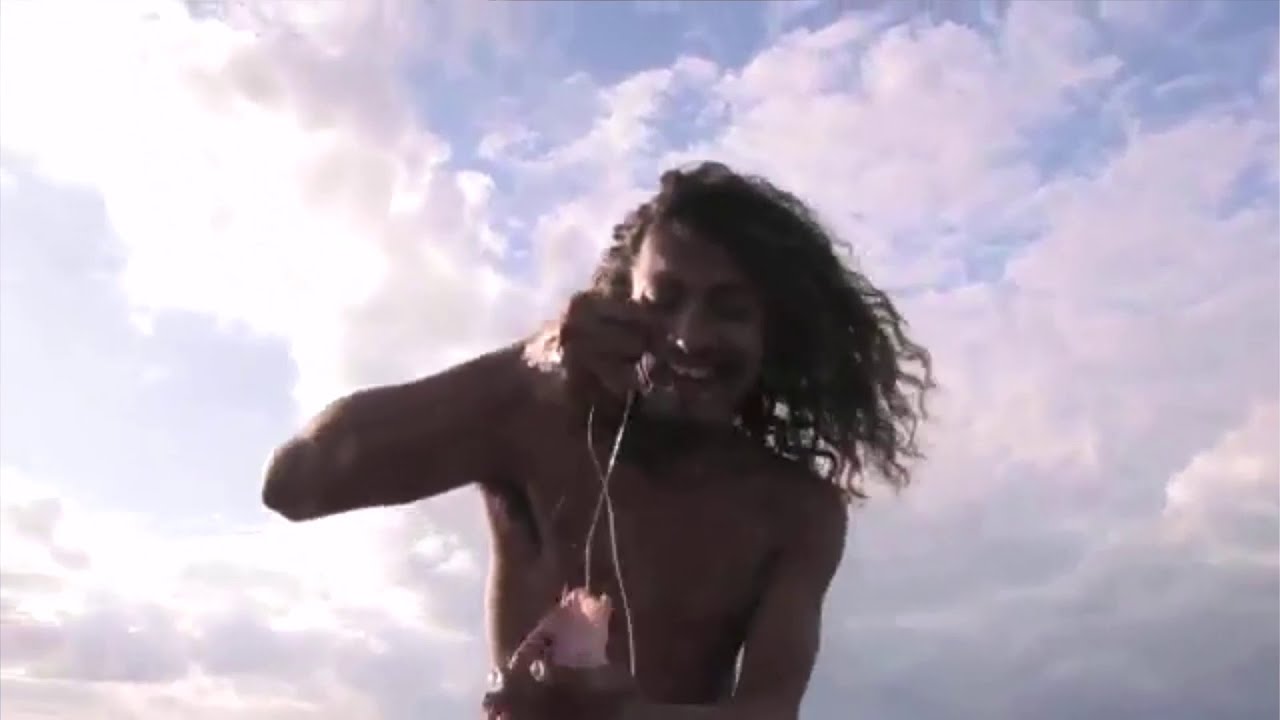 YouTube पर Ganja - Caminando (Video Oficial) देखें YouTube पर Ganja - Caminando (Video Oficial) देखें