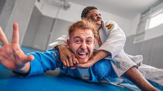 J'AFFRONTE un CHAMPION de JIU JITSU !!  (il m'endort..)