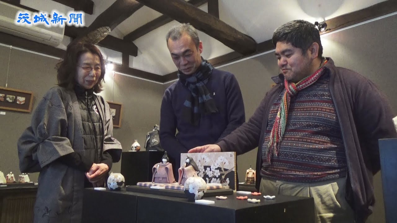 ひな飾り、全て笠間焼 作陶家3人協力、20組以上展示 - YouTube