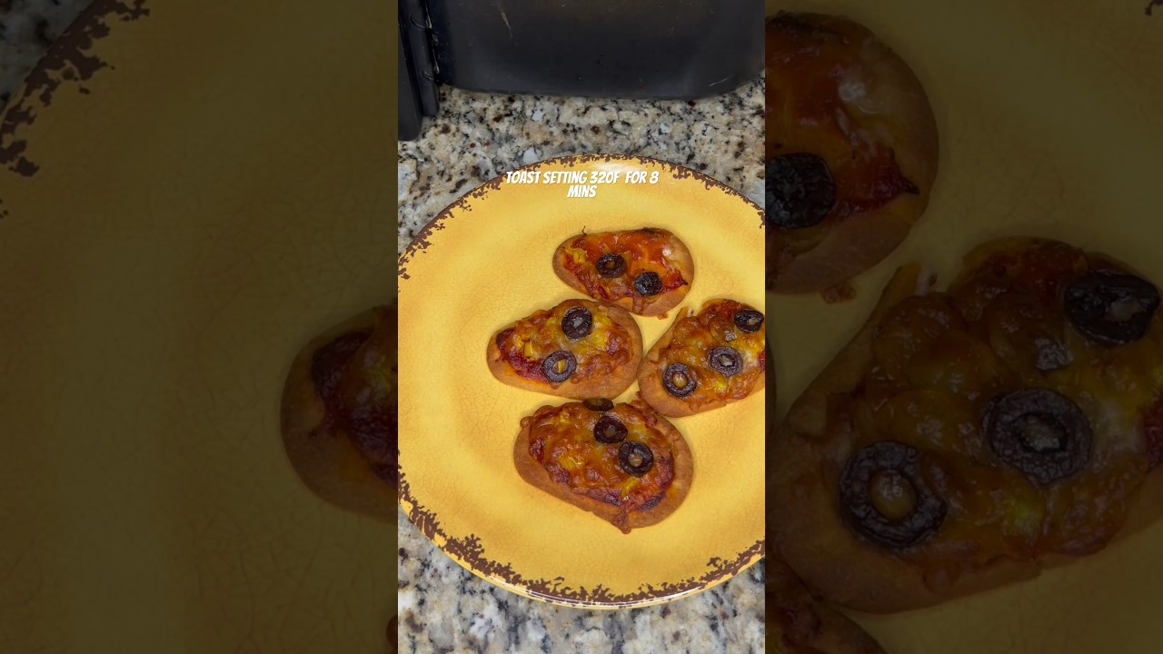 Mini naan Pizza • tasty and easy recipe • @joyinrecipes 