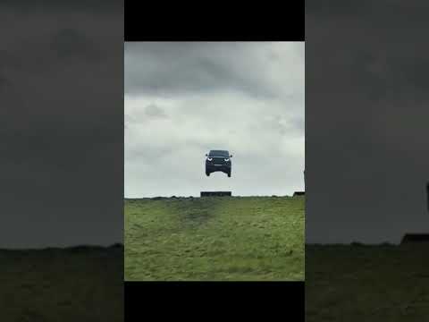 Land Rover Defender amazing stunts part II