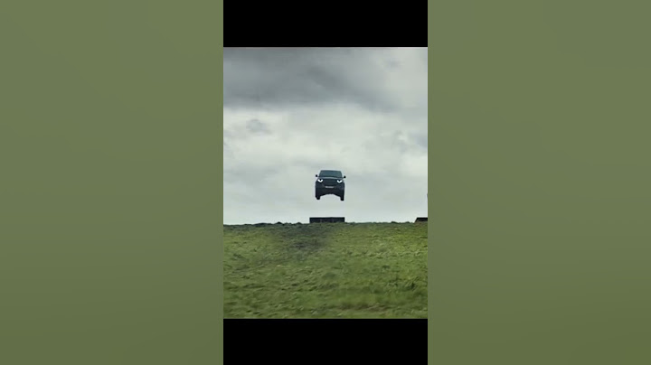 Land Rover Defender amazing stunts part II