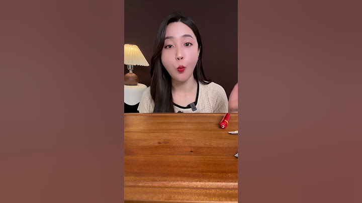 Xúc xích heo cao bồi cuốn bánh tráng, rong biển