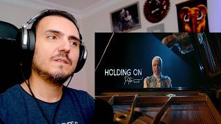 REAKSI PUTRI ARIANI - HOLDING ON (Video Lirik Resmi)