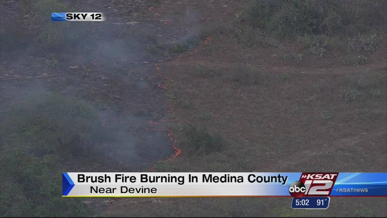 Firefighters battle brush fire in Medina County - YouTube