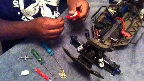 Installing Ceramic Boca Bearings in a Traxxas Slash 4x4 - Part 3 Front and Rear Hubs