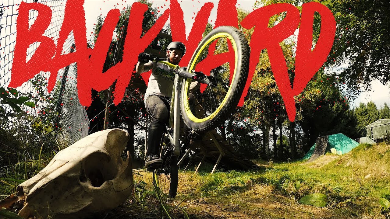 Biken im Garten Pumptrack und Dirt Jumps Fabio Schäfer Vlog 106