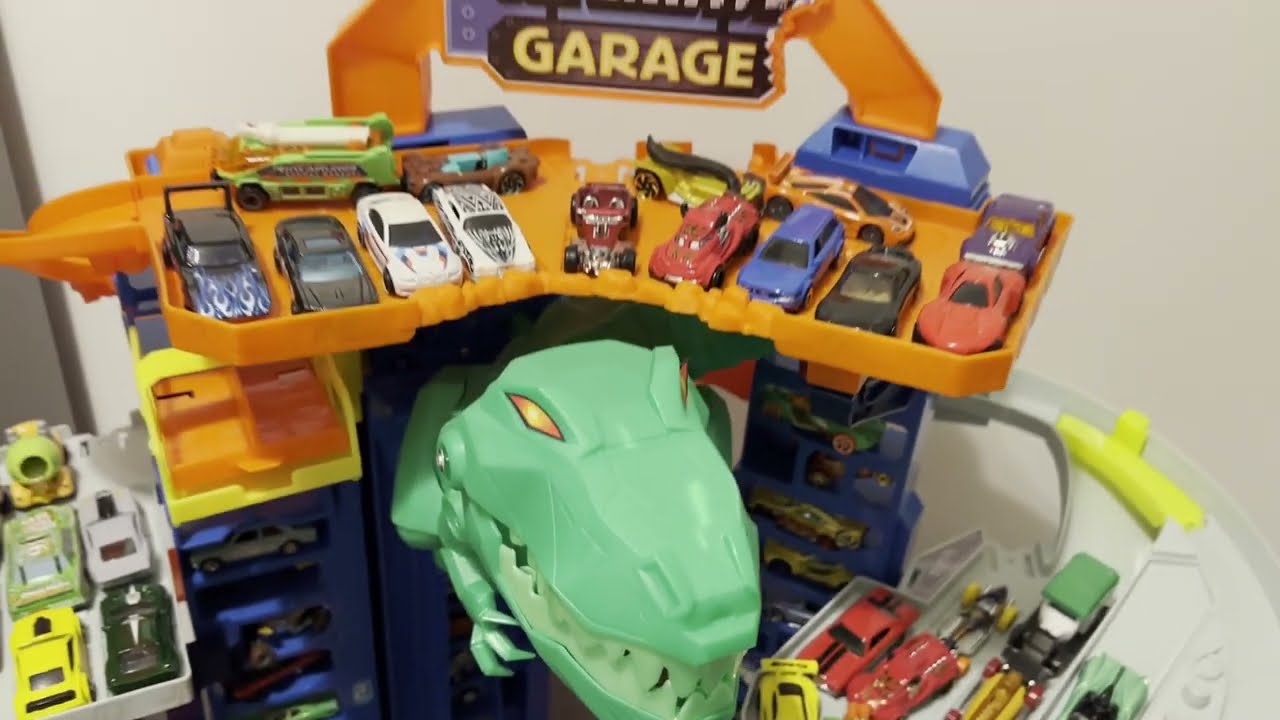 Hot Wheels City Ultimate Garage from Mattel 