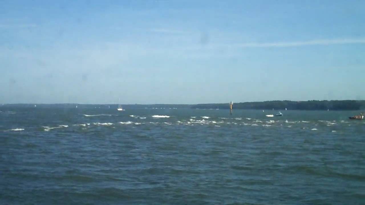 Bramble Bank: Circling the site. Some choppiness