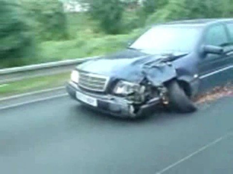 Accident Mercedes Hit & Run