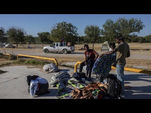 ΗΠΑ: Απομακρύνονται Αϊτινοί πρόσφυγες και μετανάστες από τα σύνορα…