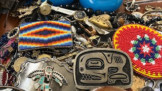 Huge, vintage jewelry bag on begging/auction wins in boxing!