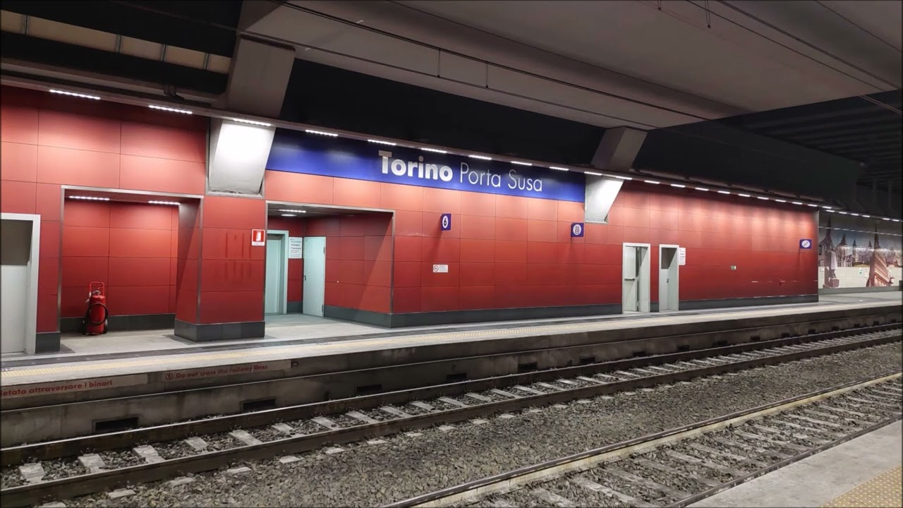 Annunci REALI nella Stazione di Torino Porta Susa (P.2/4) - Novembre 2022 -