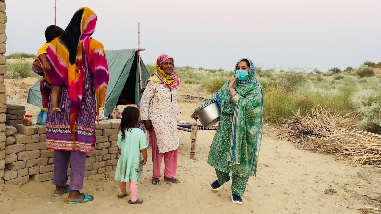 Bs Karen Negative Mat Socha Karen ,Itna Bada Parcel Aya Uk 🇬🇧sy 😜||Laraib With Mohsin