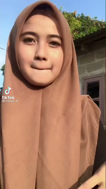 Tetep Cantik Meskipun Pas Joget Bibirnya Manyun