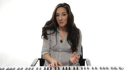 How to Play an E Flat Chord 1st Inversion on Piano