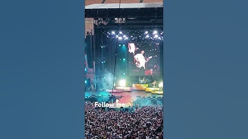 Thumbnail of giovani Wannabe pinguini tattici nucleari live from san siro 2025