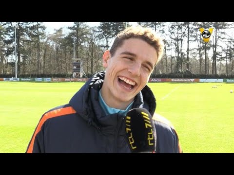 &rsquo;&rsquo;Ik zeg gewoon: Hoi ik ben Guus&rsquo;&rsquo; - VOETBAL INSIDE