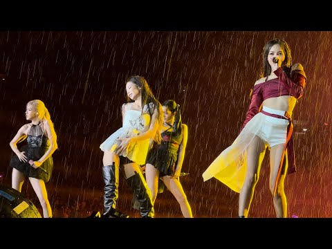 230812 Playing with Fire (in the rain!) Blackpink Metlife Stadium Fancam Performance Live