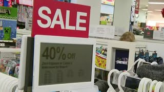 Shoppers scramble to buy last minute Christmas gifts