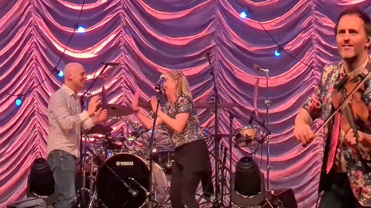 Bellowhead -  Haul Away (Birmingham Symphony Hall 22.11.24)