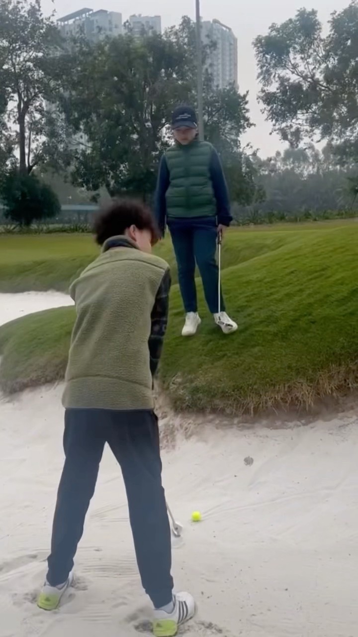 (Golf familyVN)cùng bạn thân ra sân golf ?#golf Ecopark #shorts