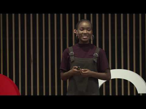 मानसिक आजाराभोवती असलेल्या कलंकावर मात करणे. | Michaela Mulenga | TEDxCasey