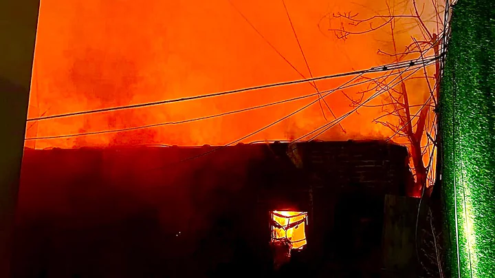 **{ MAYDAY & COLLAPSE }**~**{ FDNY BATTLING 5TH ALARM FIRE IN BAKERY ON 36TH STREET IN BROOKLYN }**