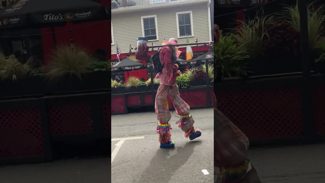 Salem Mass - Zombie Clown on Stilts 👻