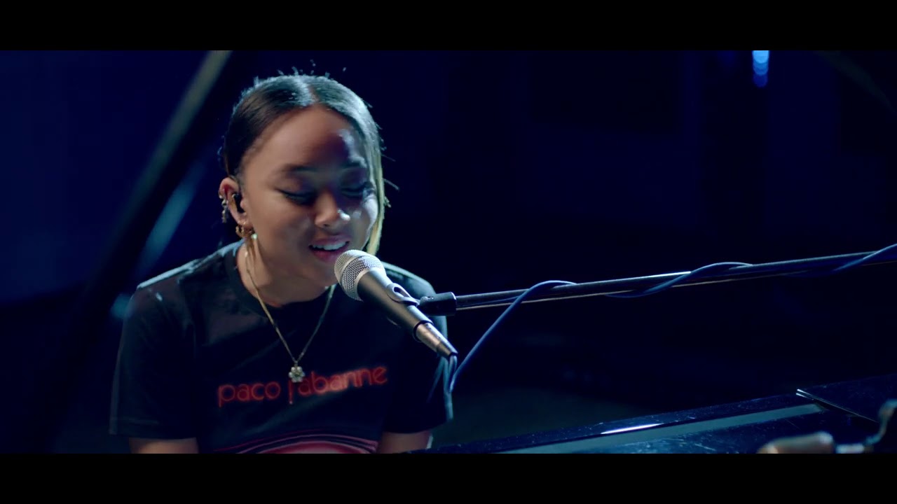 Griff Black Hole Chords Chordify